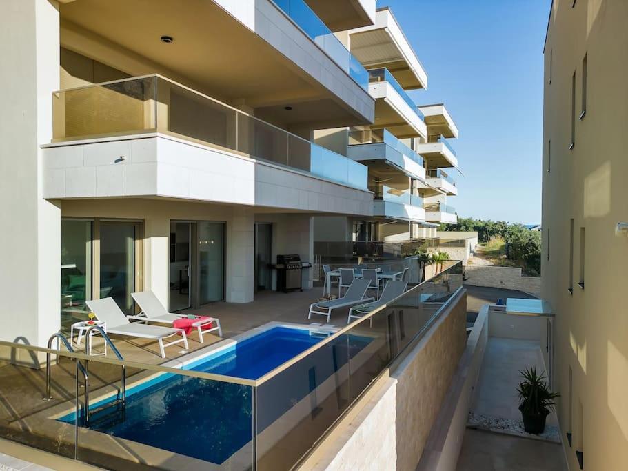 Apartman Delux With Private Pool - Makarska Exklusiv Tucepi Ngoại thất bức ảnh