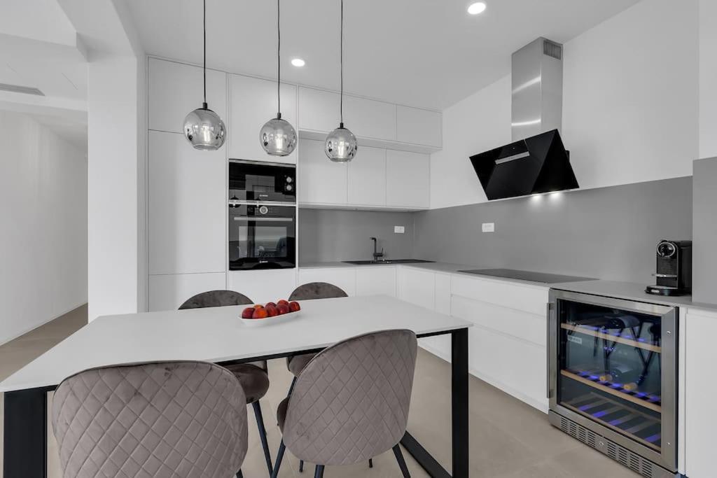 Apartman Delux With Private Pool - Makarska Exklusiv Tucepi Ngoại thất bức ảnh