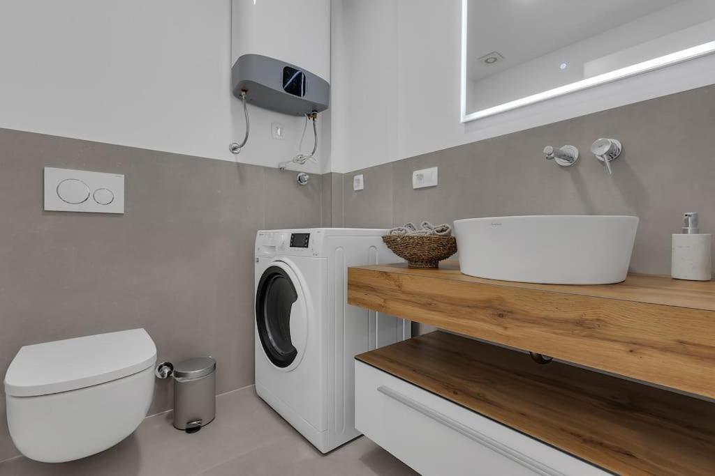 Apartman Delux With Private Pool - Makarska Exklusiv Tucepi Ngoại thất bức ảnh