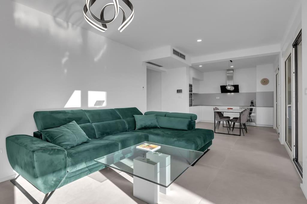 Apartman Delux With Private Pool - Makarska Exklusiv Tucepi Ngoại thất bức ảnh