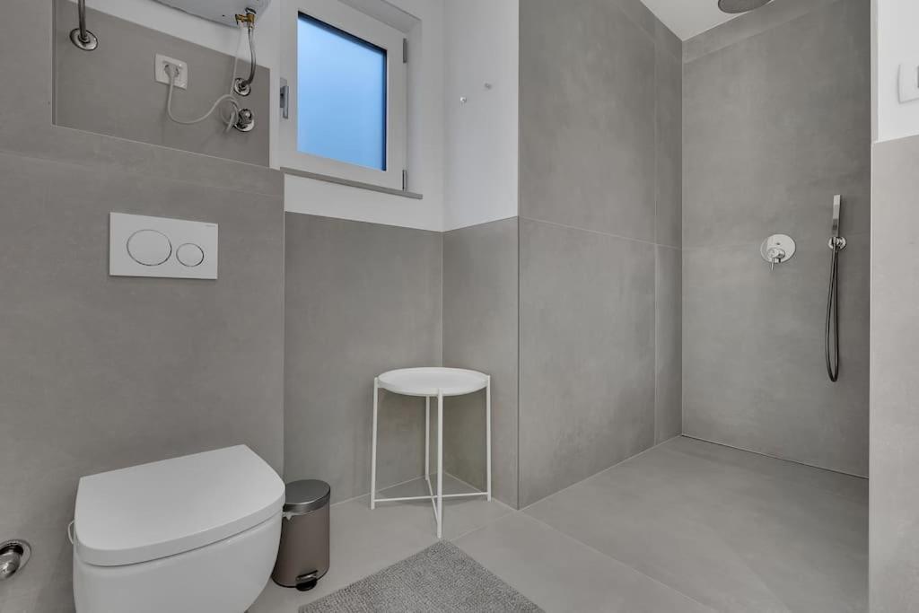 Apartman Delux With Private Pool - Makarska Exklusiv Tucepi Ngoại thất bức ảnh