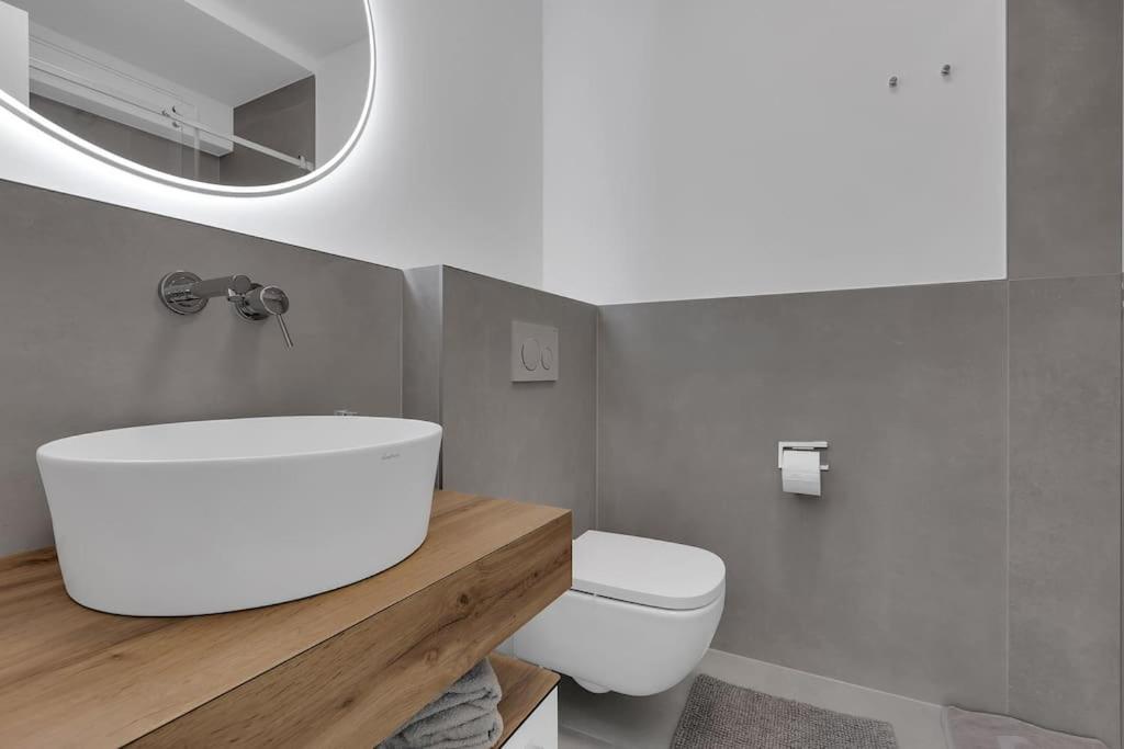 Apartman Delux With Private Pool - Makarska Exklusiv Tucepi Ngoại thất bức ảnh