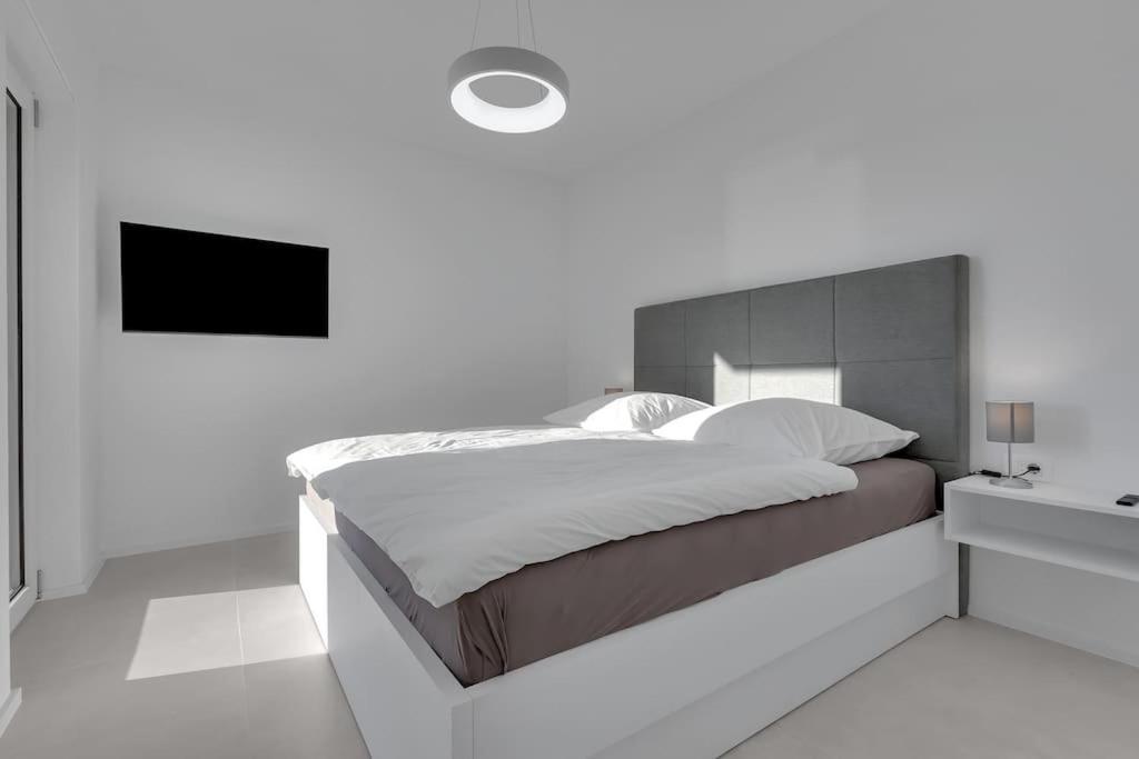 Apartman Delux With Private Pool - Makarska Exklusiv Tucepi Ngoại thất bức ảnh